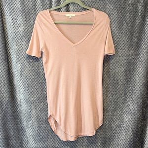 Urban outfitters truly madly deeply small women’s light pink short sleeve shirt